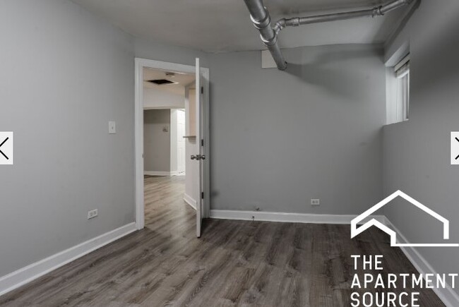Building Photo - 5053 N Damen Ave