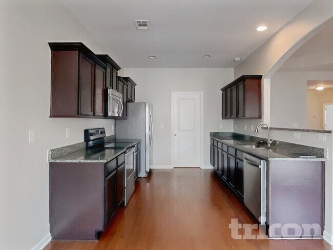 Foto del edificio - 7509 Nathaniel Woods Blvd