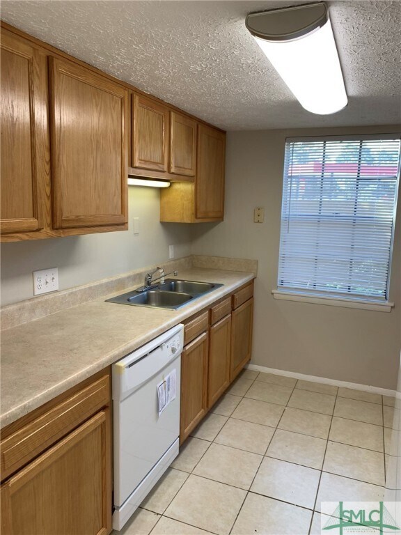 821 Tibet Ave, Savannah, GA 31406 Townhome Rentals in Savannah GA