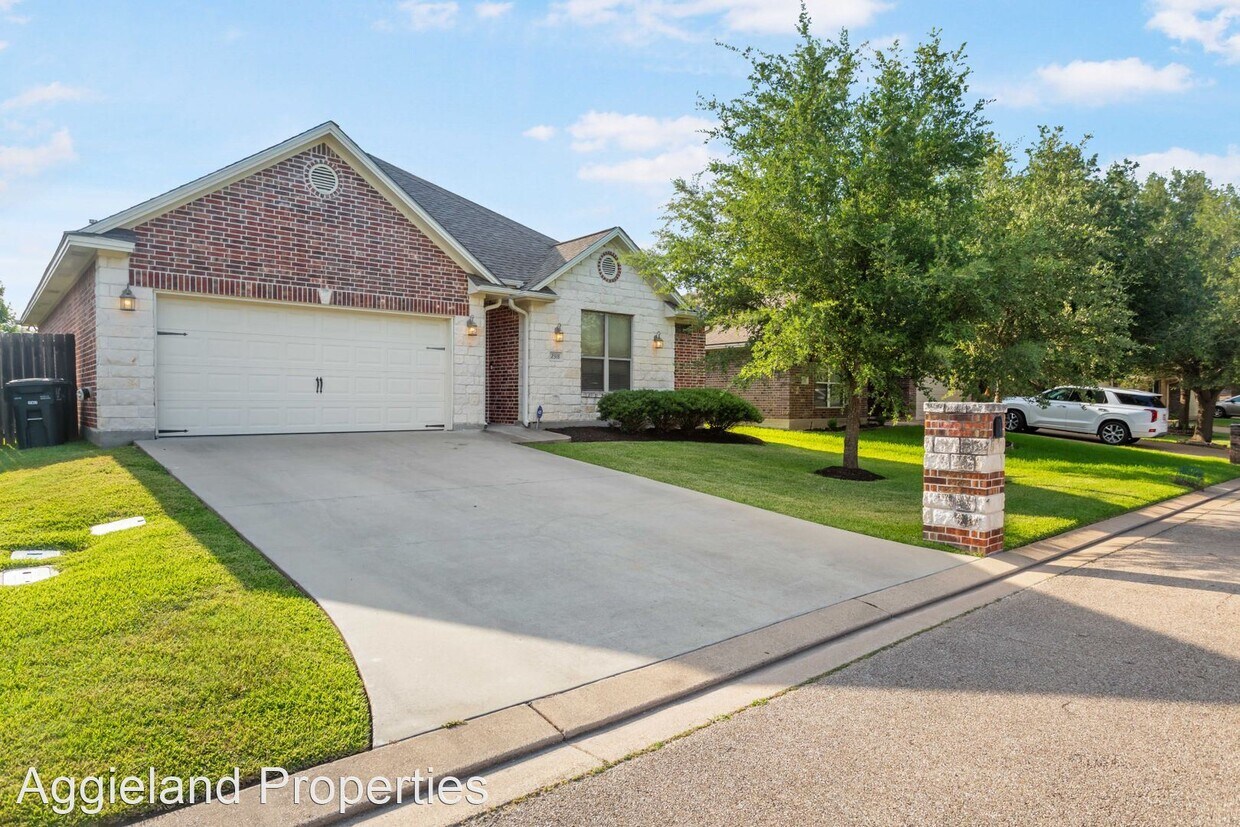 Foto principal - 3 br, 2.5 bath House - 2318 Carisbrooke