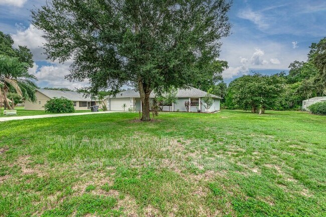 Building Photo - 1123 Ridgegreen Loop N