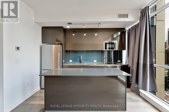 Building Photo - 199 Slater St.