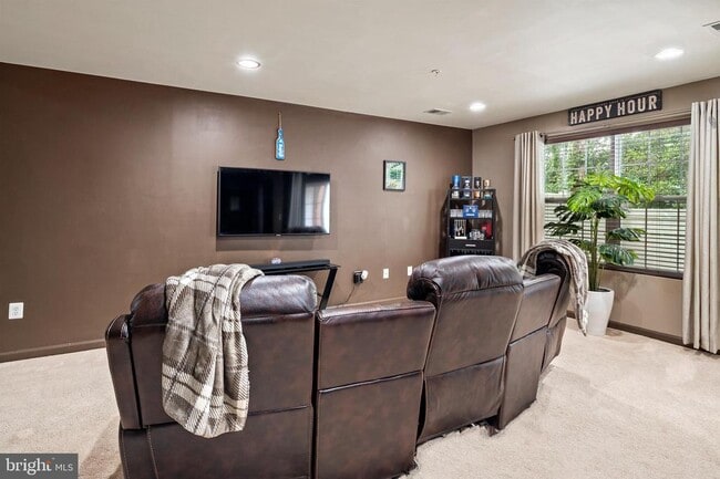 Foto del edificio - 7530 Stonehouse Run Dr