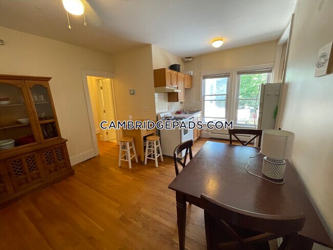Foto del edificio - 28 Cogswell Ave