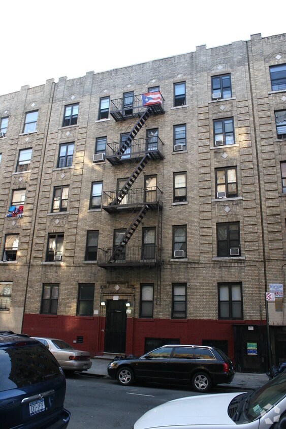 Foto del edificio - 1992 Davidson Avenue