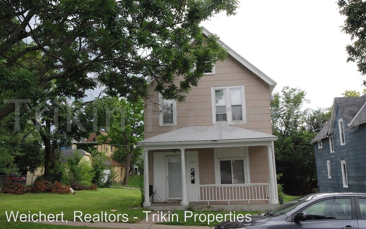 Primary Photo - 686 Sims Ave