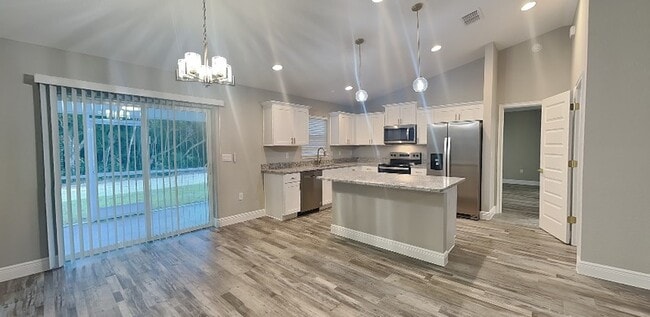 Building Photo - 13 Locust Loop