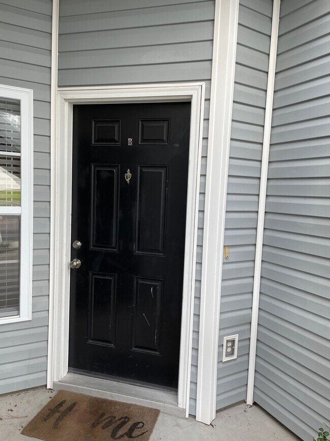 Foto del edificio - Newly remodeled 3 bedroom/2 bath unfurnish...