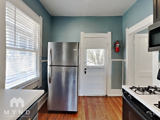 Foto del edificio - 4624 Junius St