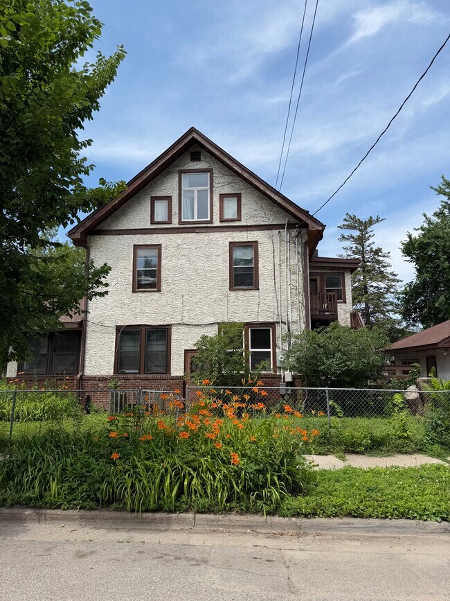 Foto del edificio - 801 4th St NE