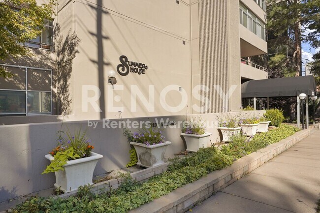 Building Photo - Penthouse Condo with Incredible Views Across from Cheesman Park