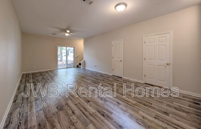Foto del edificio - 4706 Playpen Dr