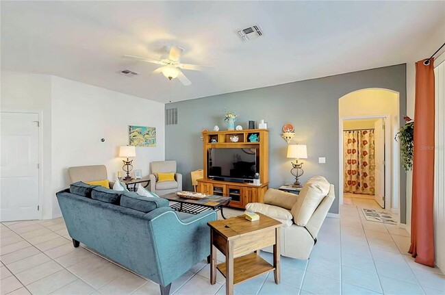 Foto del edificio - 136 Henley Cir