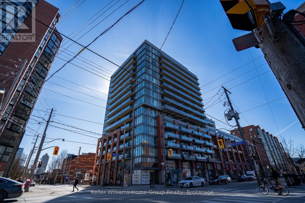Photo principale - 775 King St W