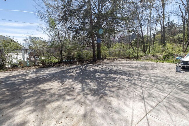 Foto del edificio - 2510 Quail Dr