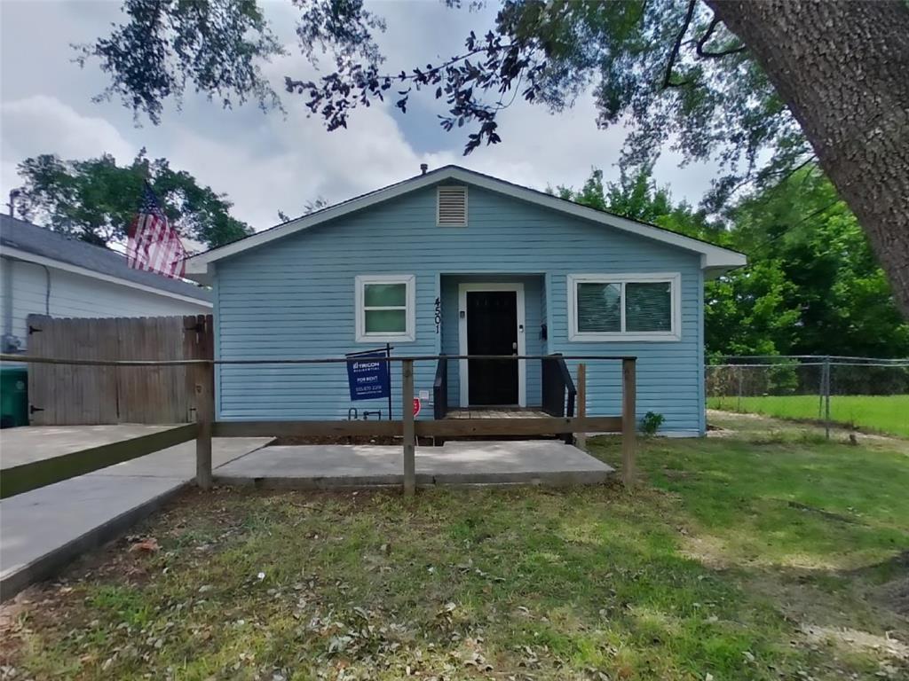 Foto principal - 4501 Clover St