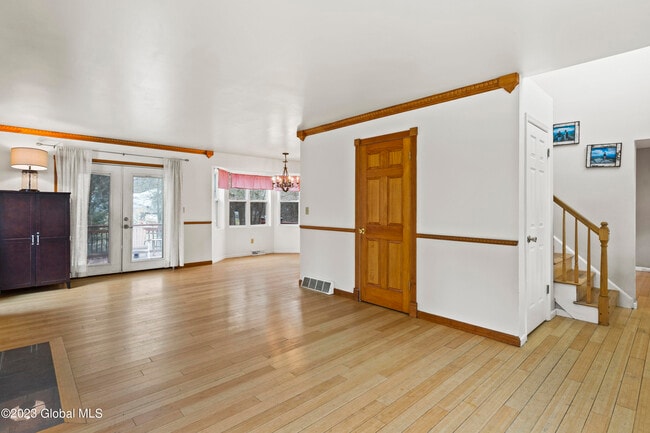 Building Photo - 4 David Ln