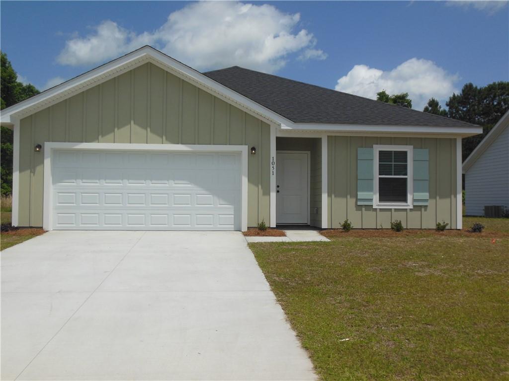 1051 Autumns Wood Cir E, Brunswick, GA 31525 House for Rent in