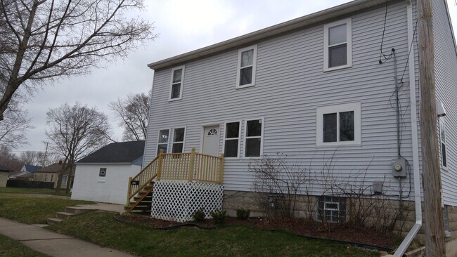Foto del edificio - 1712 East Saveland Avenue