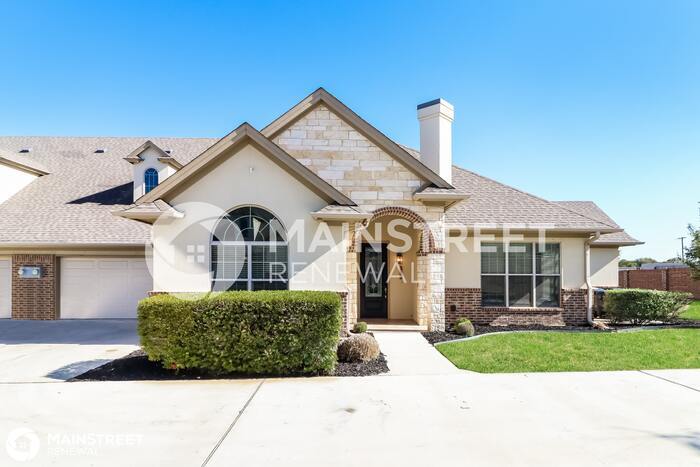 Primary Photo - 8861 Creek Run Rd #603, Fort Worth, TX 76120