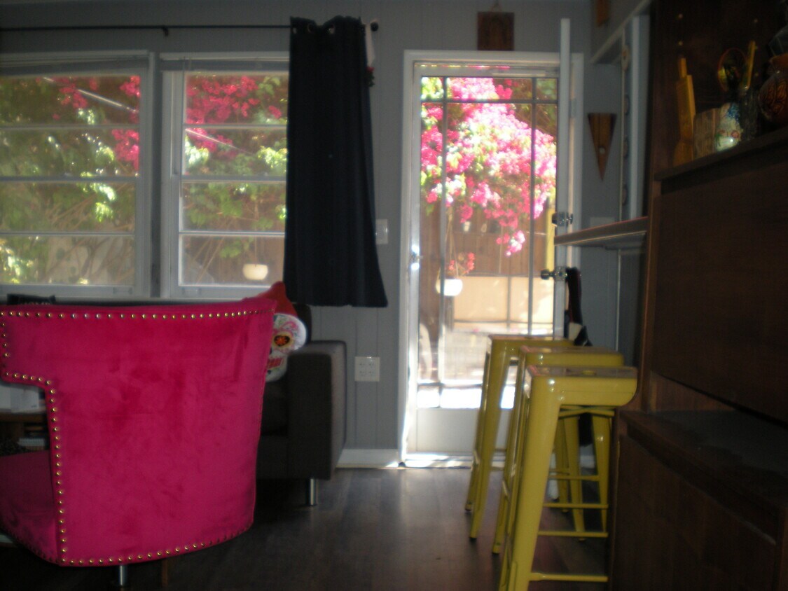 Foto del edificio - 10657 Woodbridge St