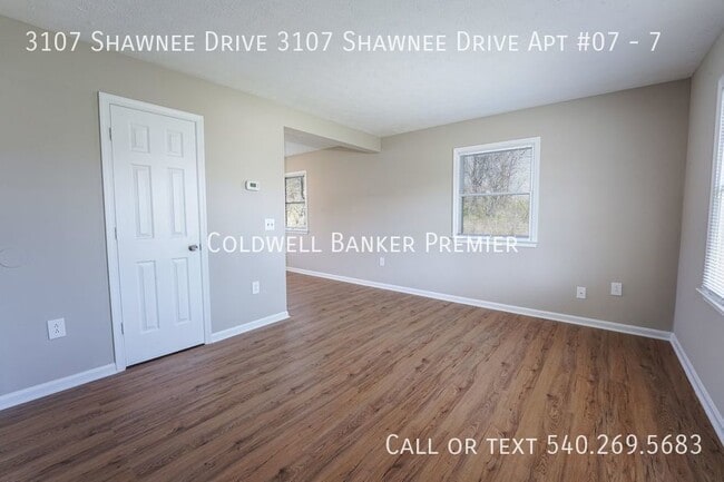 Building Photo - 3107 Shawnee Dr