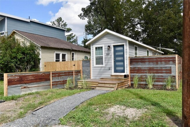 Building Photo - 321 E 35th St