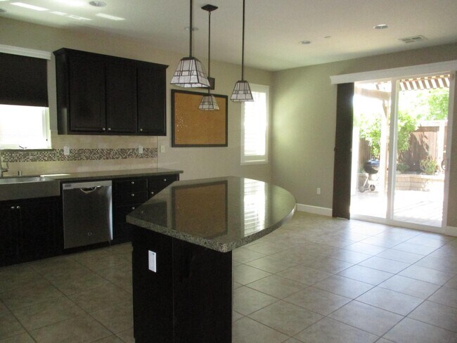 Foto del edificio - 381 Windsong Way