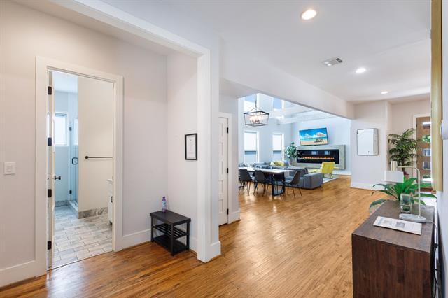 Foto del edificio - 9415 Thornberry Ln