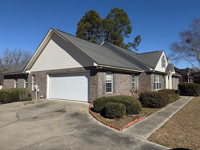 Foto del edificio - FOR RENT