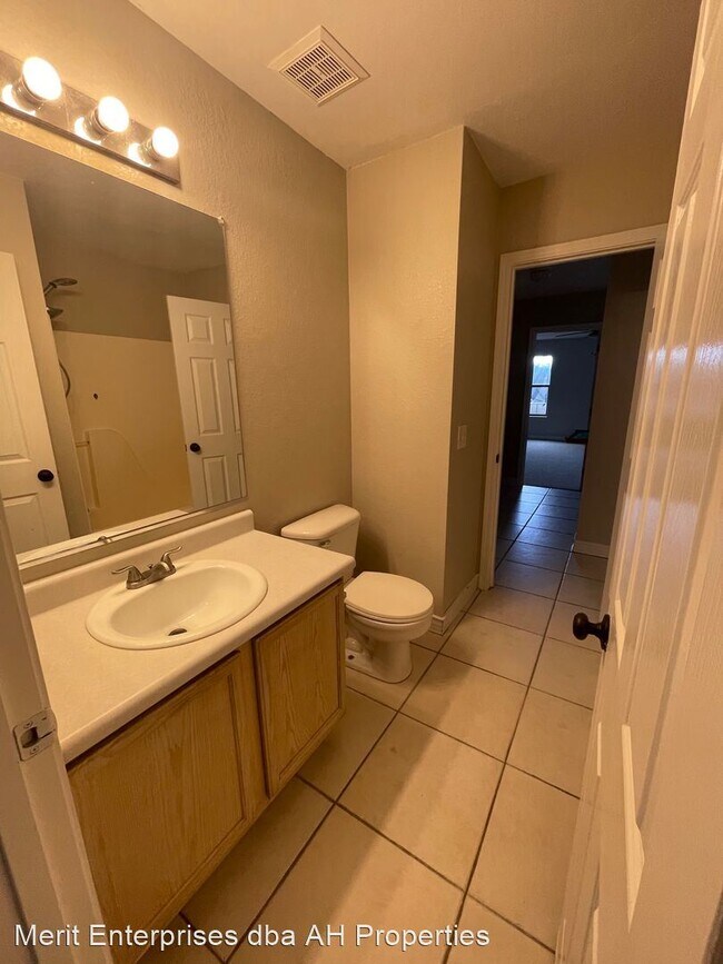 Building Photo - 4 br, 2 bath House - 696 S CONCORD