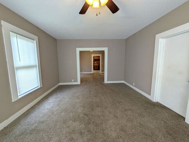 Building Photo - 4315 Brandon Ave