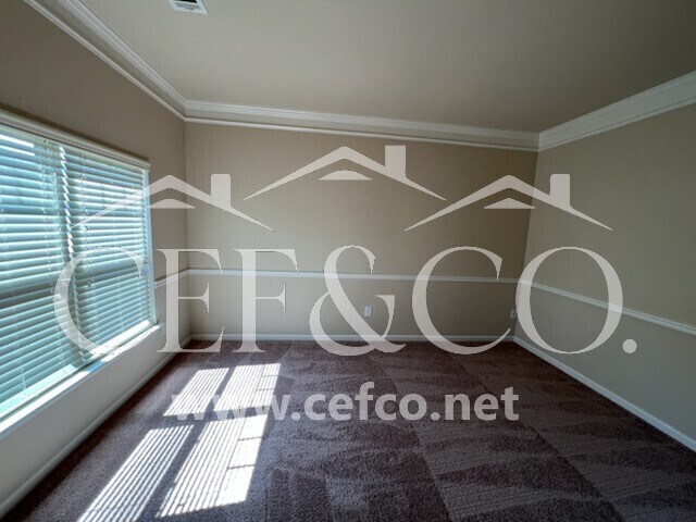 Building Photo - 530 W Holloway Dr