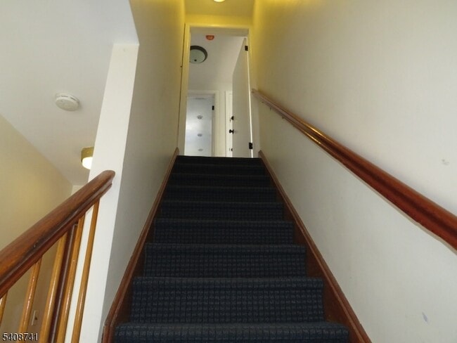 Photo - 298 Luddington Ave Apartment