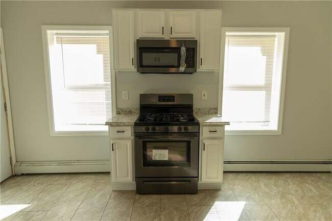 Foto del edificio - 287 Manton Ave