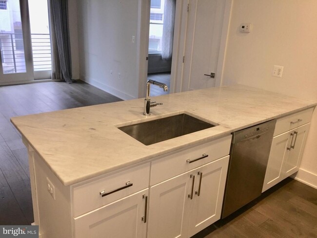 Kitchen Island - 1412 Chapin St NW