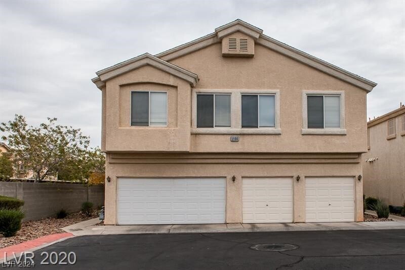 Foto principal - 5900 High Steed St