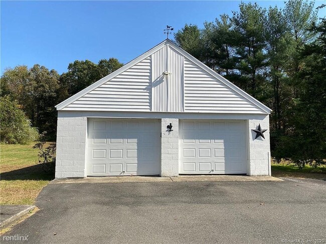 Building Photo - 2 br, 1 bath House - 16 Little Brook Lane A