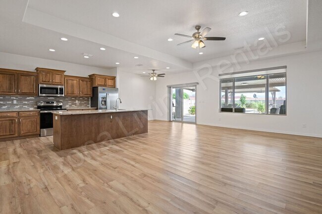 Foto del edificio - INVITING BACKYARD OASIS