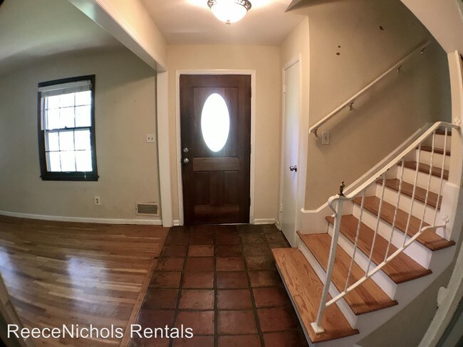 Building Photo - 5 br, 2.5 bath House - 9011 W 105th Street