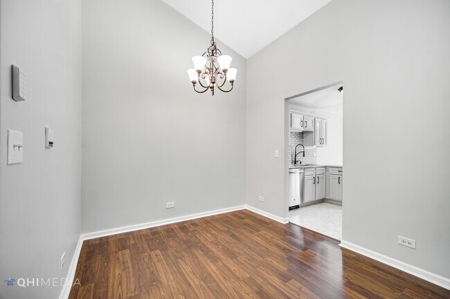 Foto del edificio - 215 Norfolk Ct