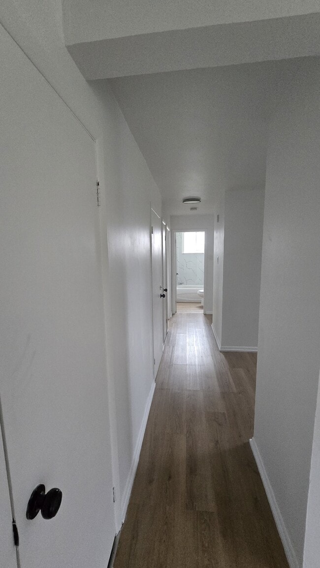 Building Photo - 9 Connaught Ave