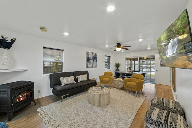 Foto del edificio - 4132 Matia Dr