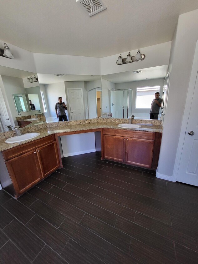 Foto del edificio - 1137 Evergreen Cove St