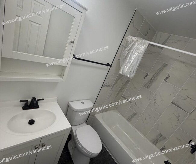 Foto del edificio - Newly Renovated 2-Bedroom • 1-Bathroom Home.