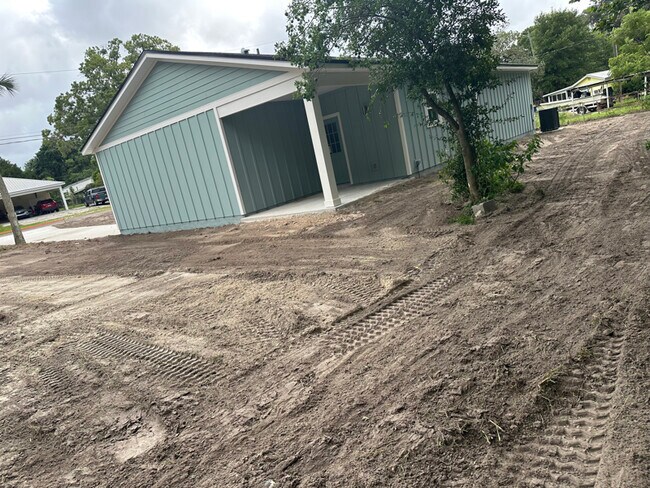 Foto del edificio - 2241 Parkin Rd