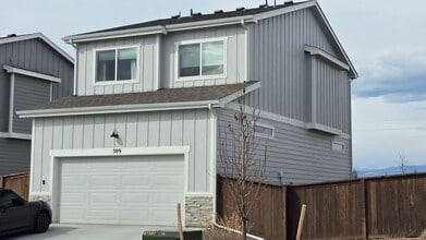 Building Photo - 509 Hillsview Dr