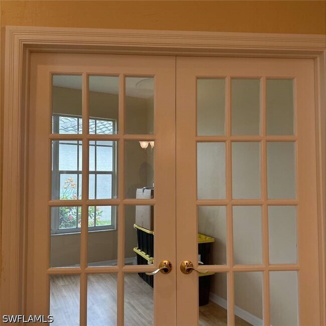 Foto del edificio - 11028 Lakeland Cir