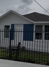 Building Photo - 1704 Sam Wilson St