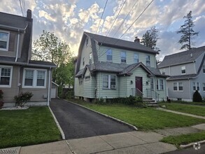 Building Photo - 1018 Elmer Pl